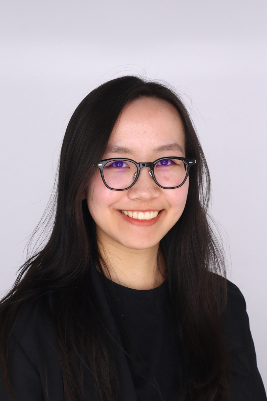 Linh Pham headshot photo