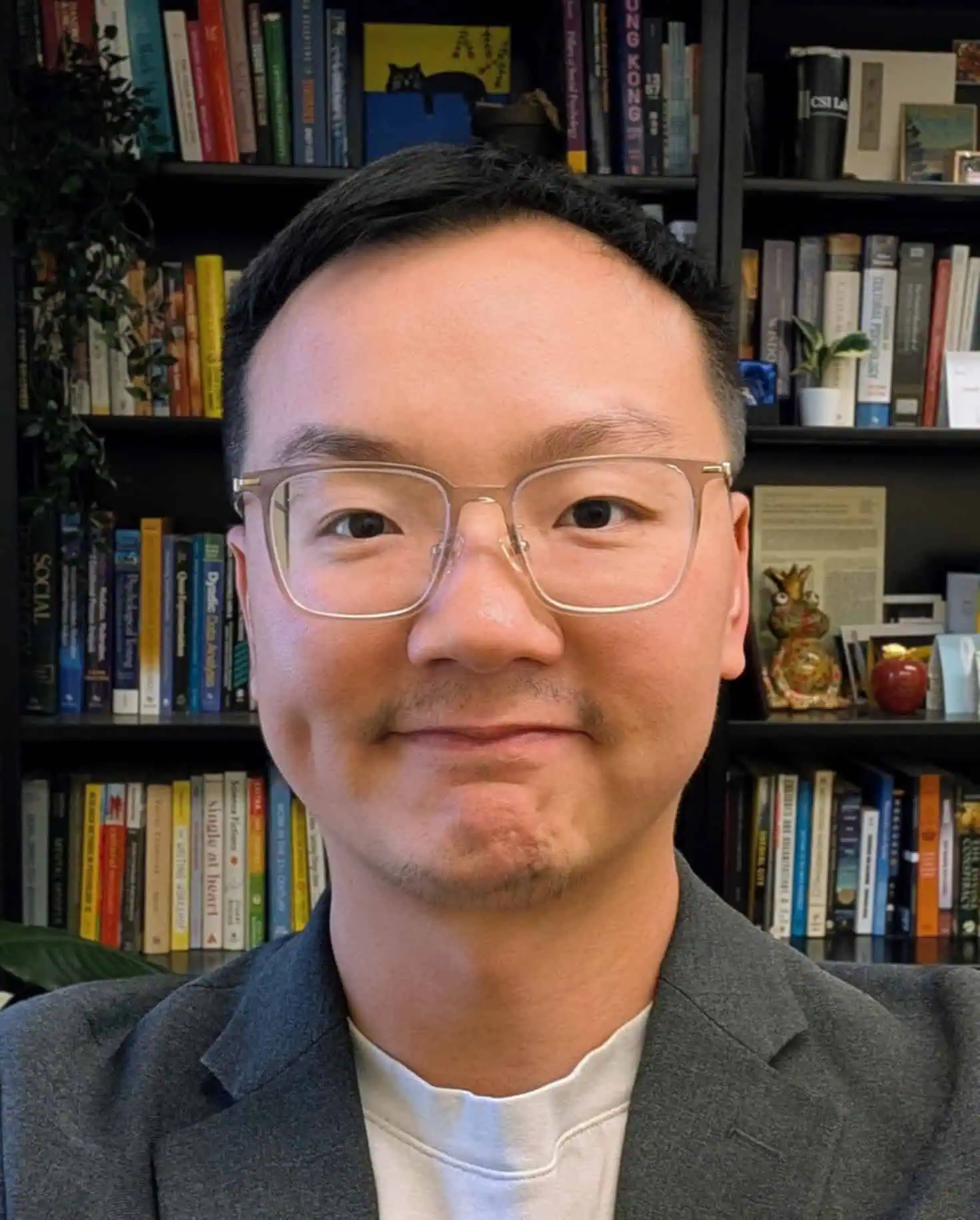 Franki Y. H. Kung headshot photo