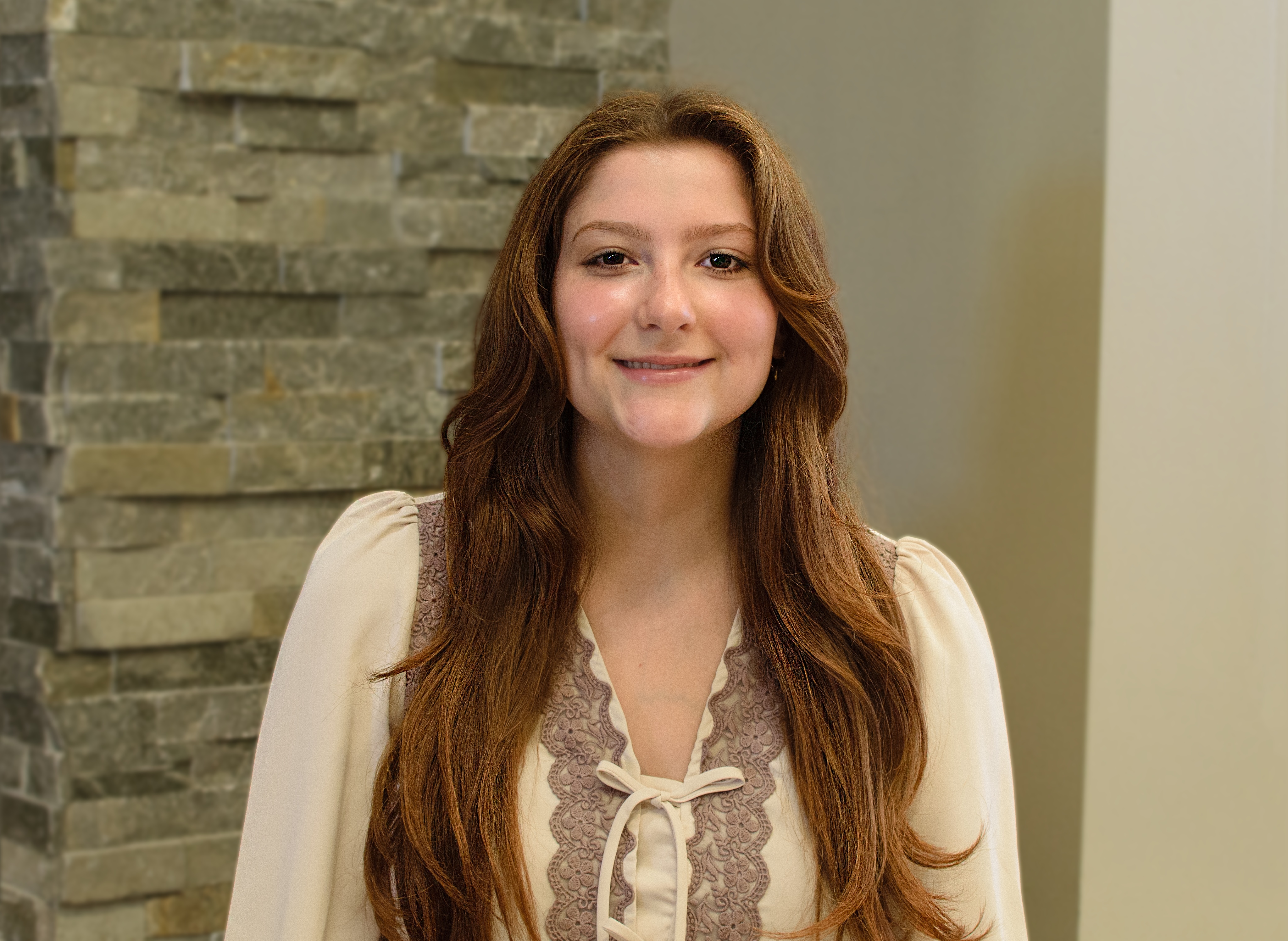 Kaitlyn Fischer headshot photo