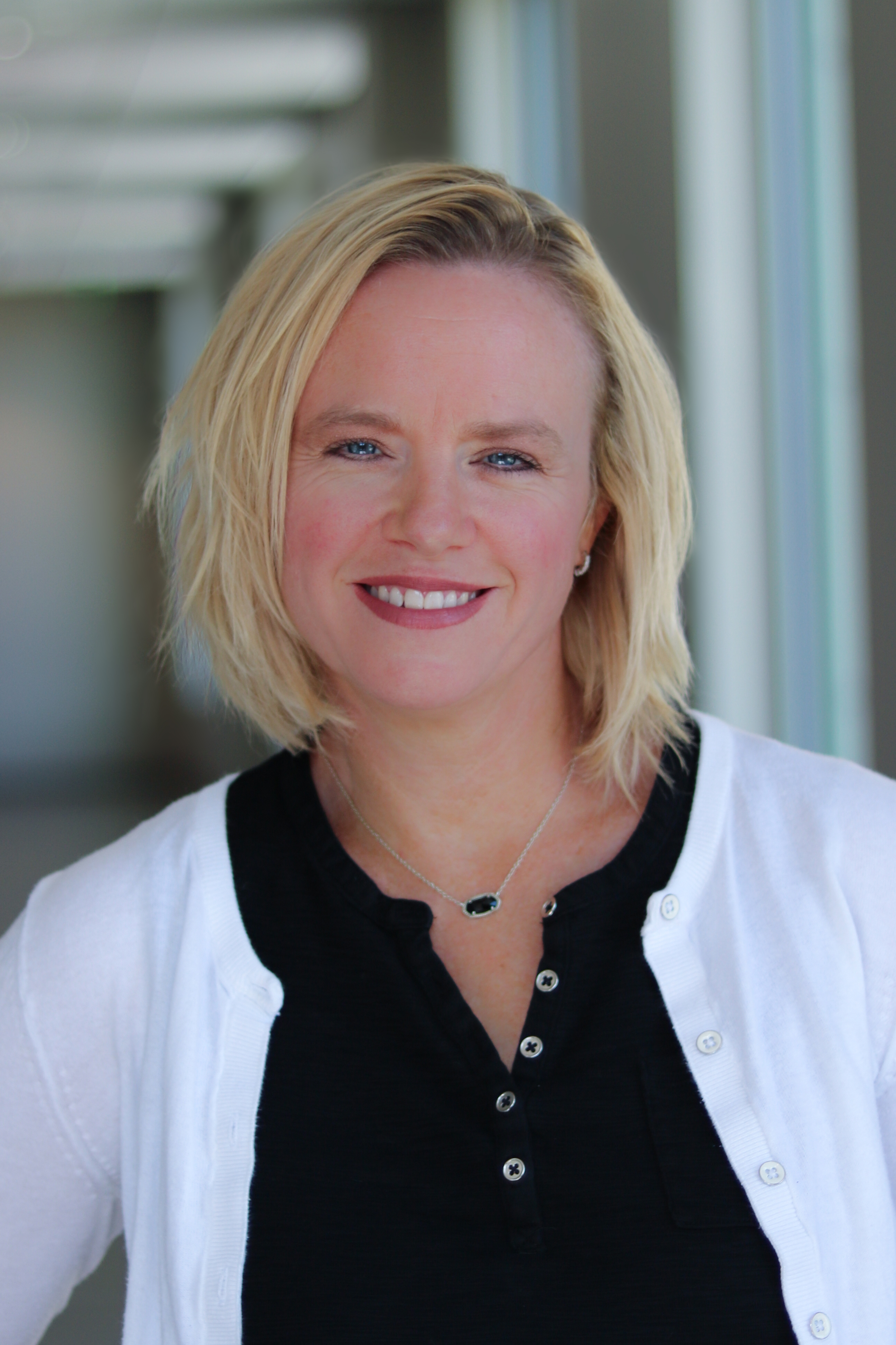 Amanda Cecil headshot photo