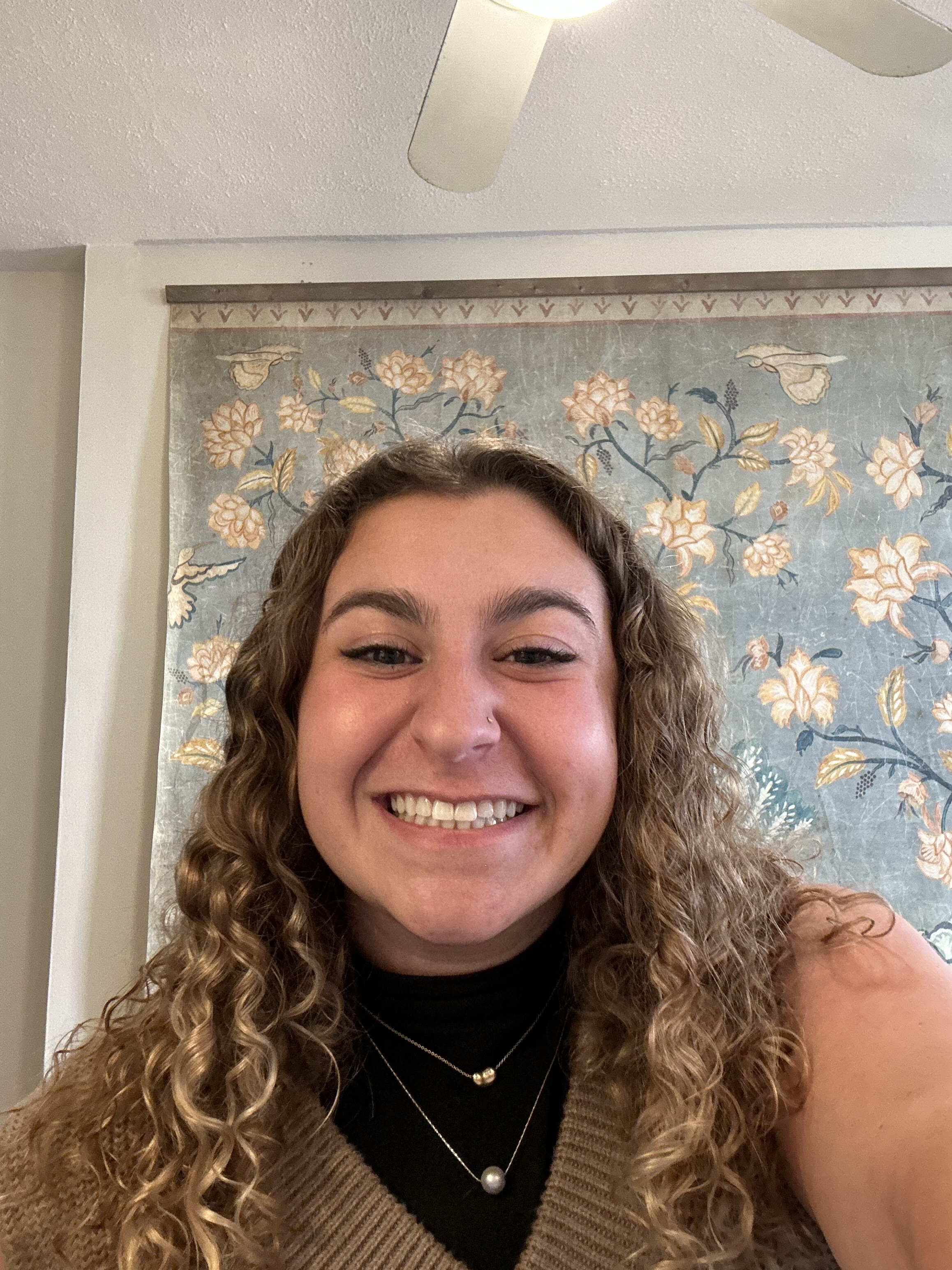 Molly Sapperstein headshot photo