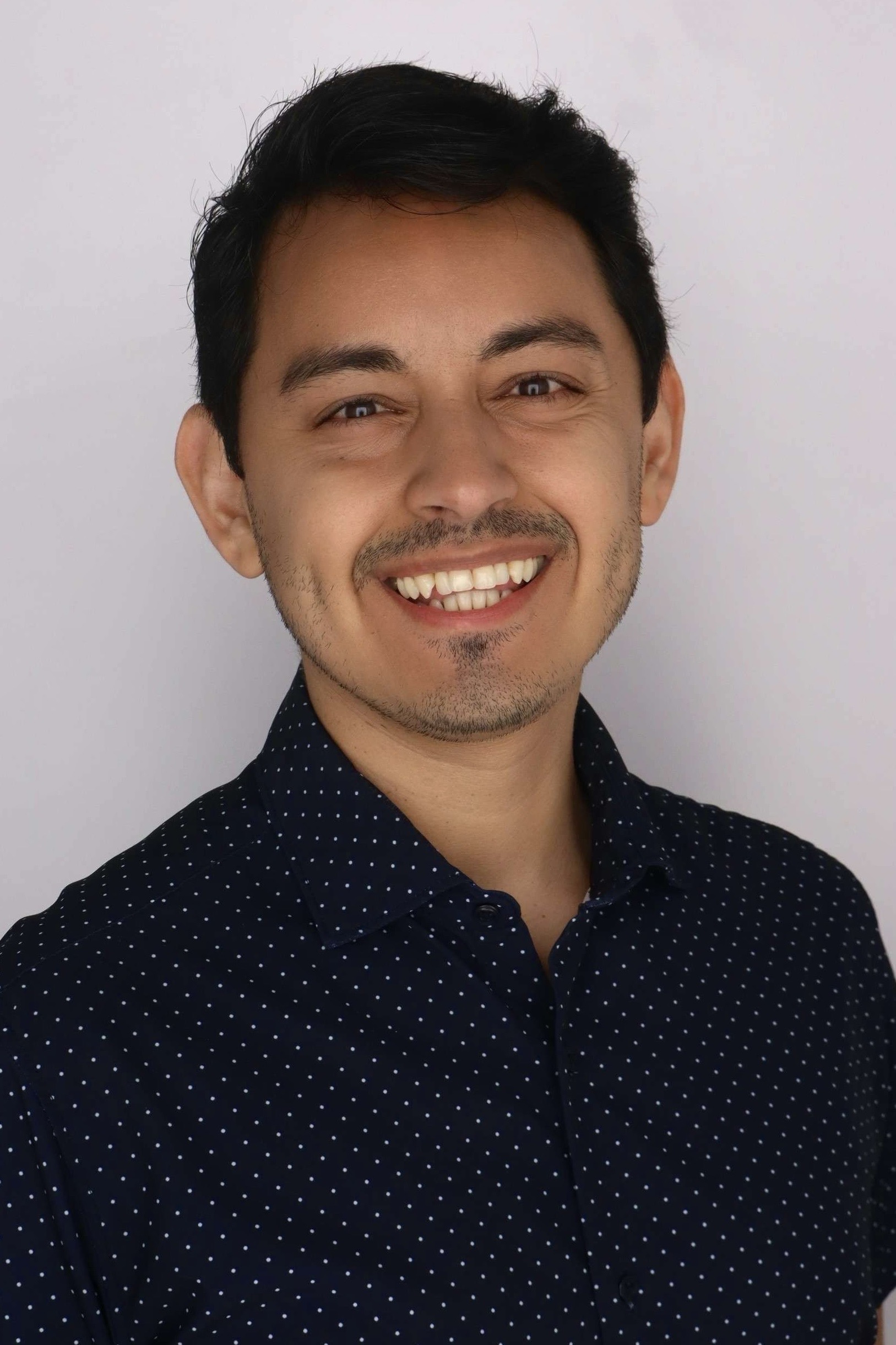 Luis Angel Gomez headshot photo
