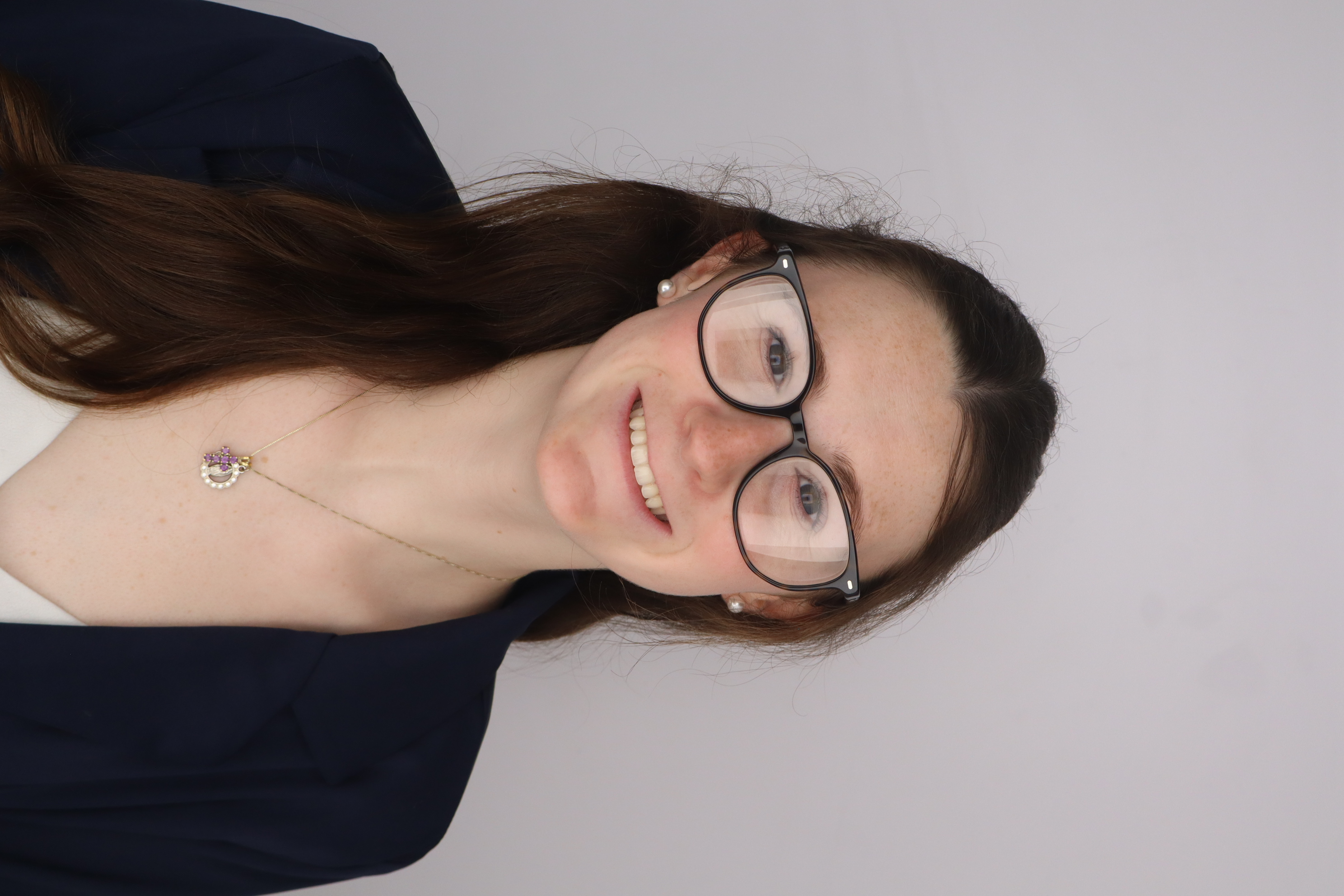 Fiona Fox headshot photo