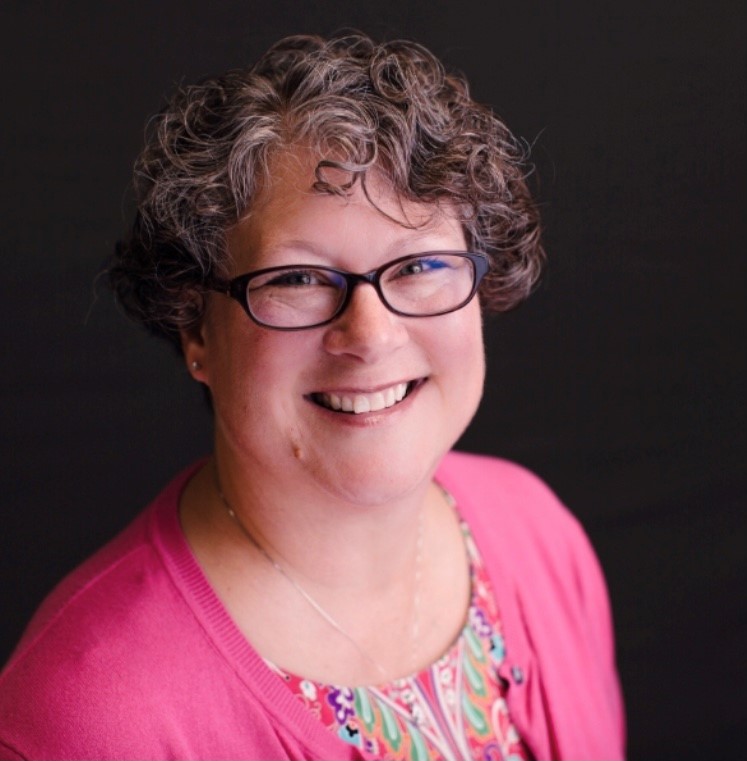 Carrie Meyer headshot photo