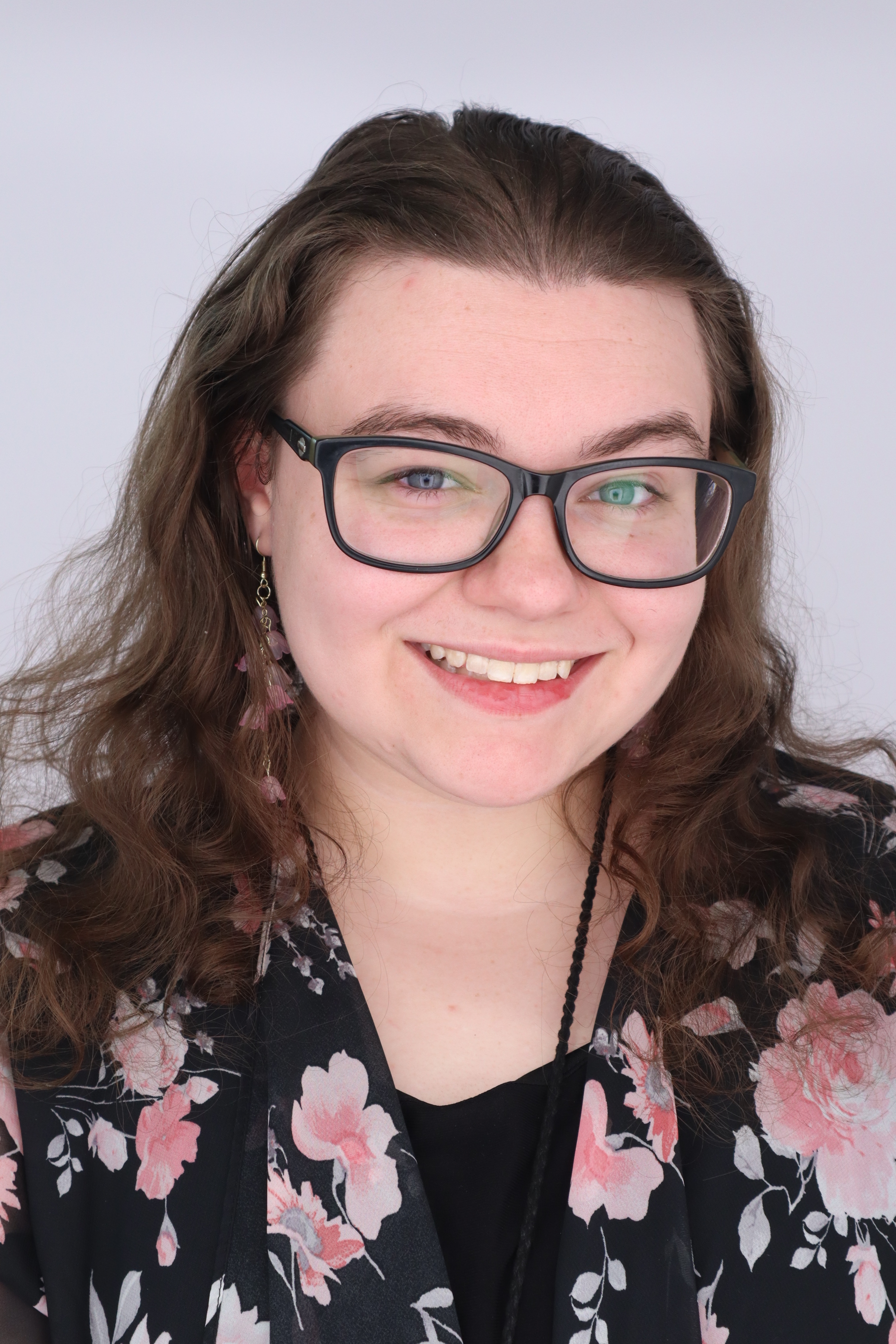 Rae Cook headshot photo