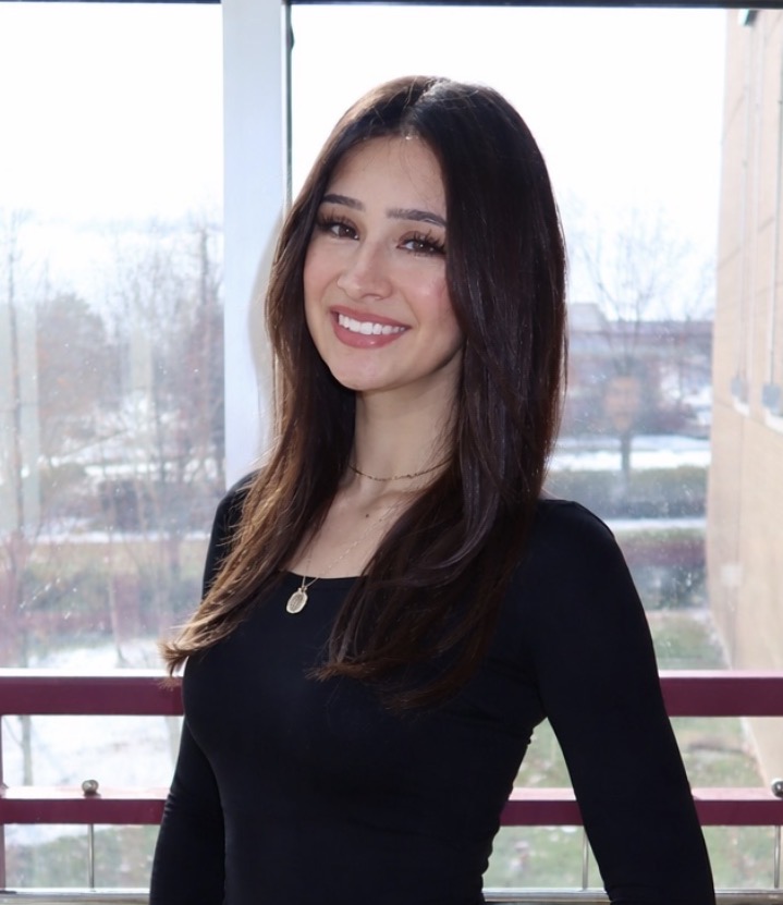 Ria Merkle headshot photo
