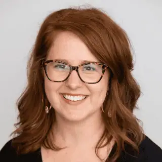 Lauren Kinnard headshot photo